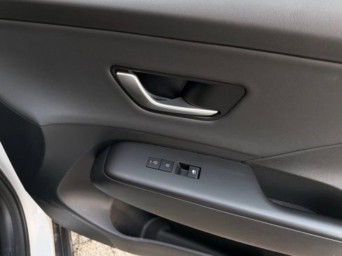 Certified 2025 Hyundai Kona Limited image 25