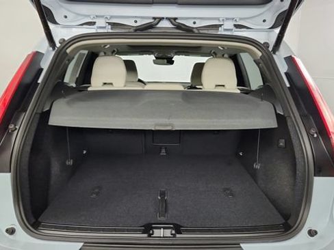 Certified 2026 Volvo XC40 B5 Plus w/ Protection Package Premier AWD/4WD image 54