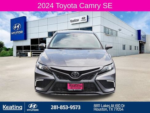 Used 2024 Toyota Camry SE FWD image 2