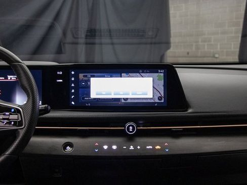 Used 2024 Nissan Ariya AWD image 23