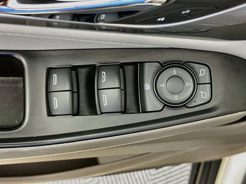Used 2019 Chevrolet Traverse LT FWD image 22