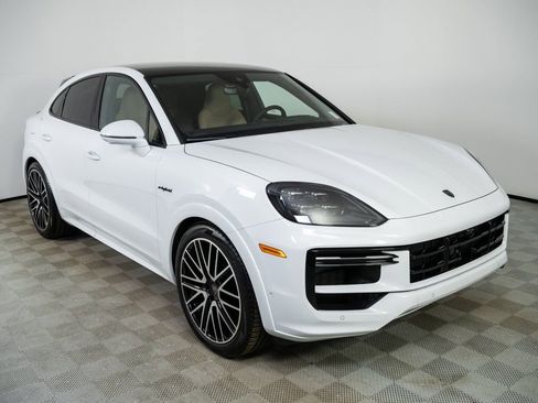 New 2026 Porsche Cayenne Turbo image 28