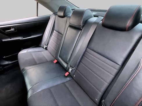 Used 2016 Toyota Camry SE FWD image 15