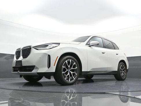 Used 2025 BMW X3 xDrive30i w/ Premium Package AWD/4WD image 23
