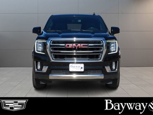 Used 2022 GMC Yukon SLT w/ SLT Luxury Package image 2