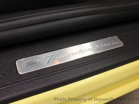Used 2002 Ford Thunderbird image 37