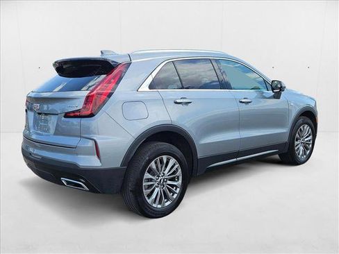 Used 2024 Cadillac XT4 Premium Luxury image 5