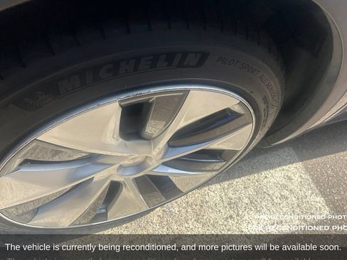 Used 2021 Tesla Model Y Long Range AWD/4WD image 13
