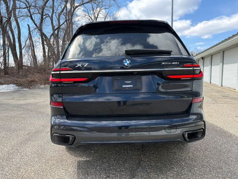 Used 2023 BMW X7 xDrive40i w/ Executive Package image 4