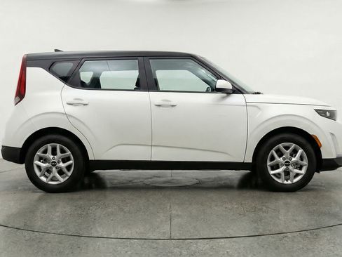 Used 2025 Kia Soul LX w/ LX Technology Package image 11