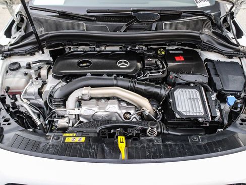 Certified 2025 Mercedes-Benz GLA 250 4MATIC image 29