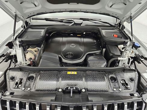 Used 2024 Mercedes-Benz GLS 450 4MATIC image 23