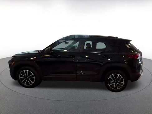Used 2025 Chevrolet TrailBlazer LT FWD image 8
