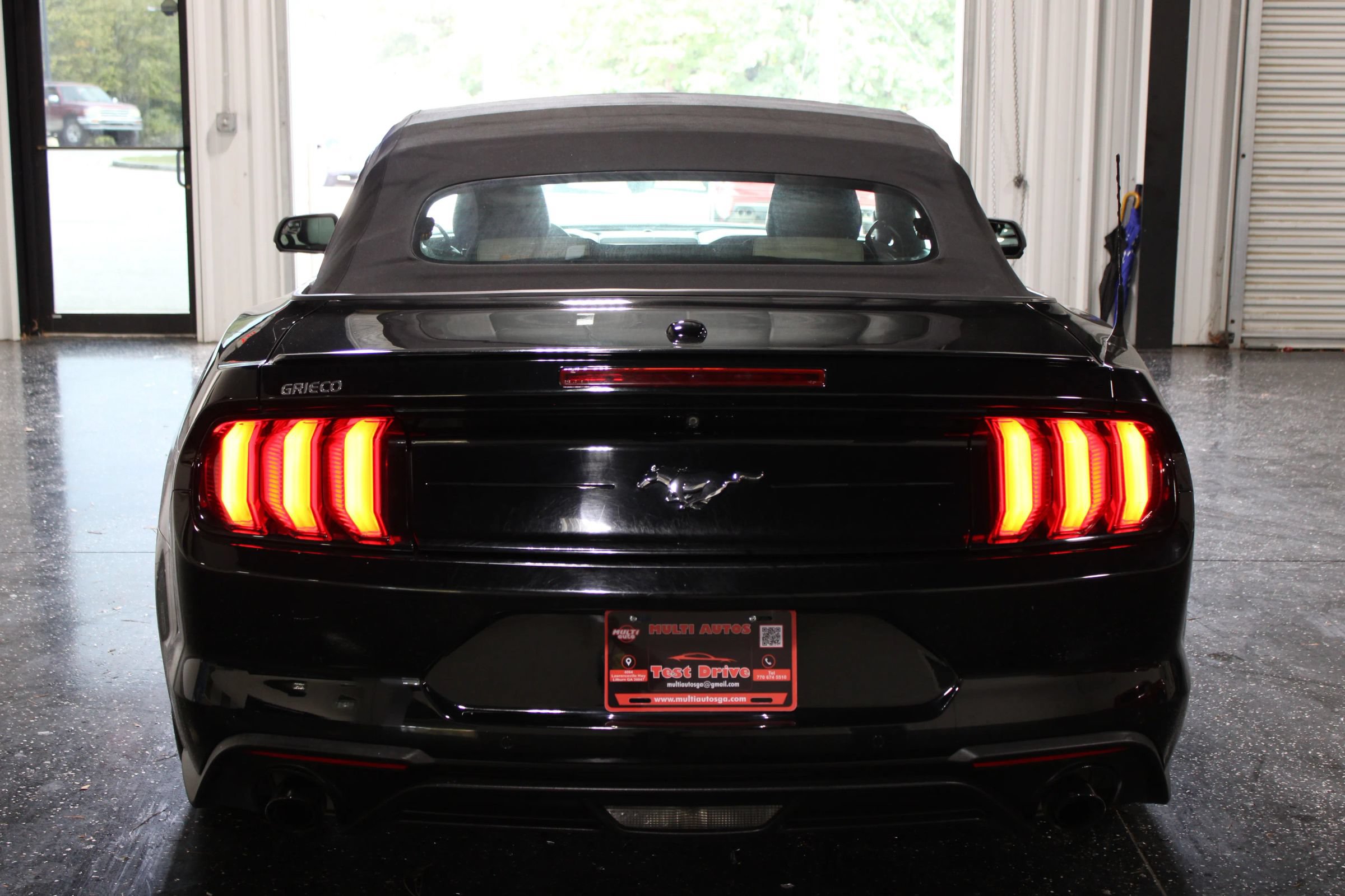 Used 2018 Ford Mustang Premium RWD image 4