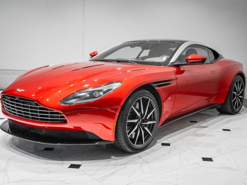 Used 2017 Aston Martin DB11 V12 image 39