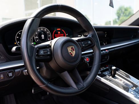 Used 2025 Porsche 911 Carrera RWD image 32