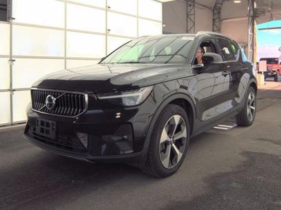Used 2025 Volvo XC40 B5 Plus