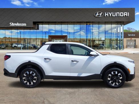 Certified 2025 Hyundai Santa Cruz SE AWD/4WD image 4