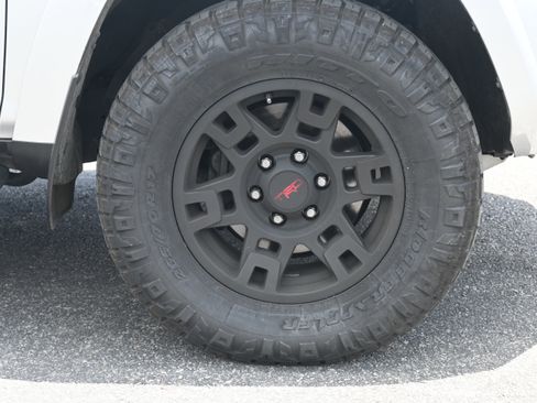 Used 2020 Toyota 4Runner TRD Off-Road Premium w/ Moonroof Package AWD/4WD image 12