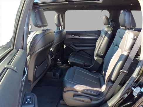 New 2025 Jeep Grand Cherokee L Limited w/ Luxury Tech Group II image 25