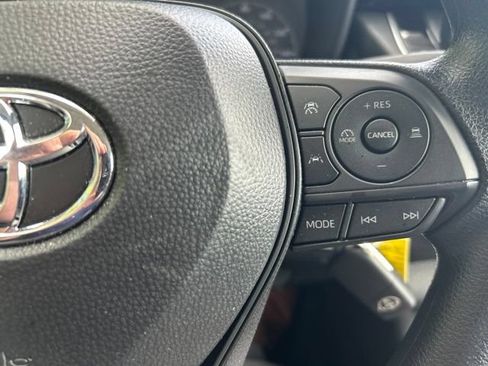 Used 2025 Toyota Corolla LE FWD image 18