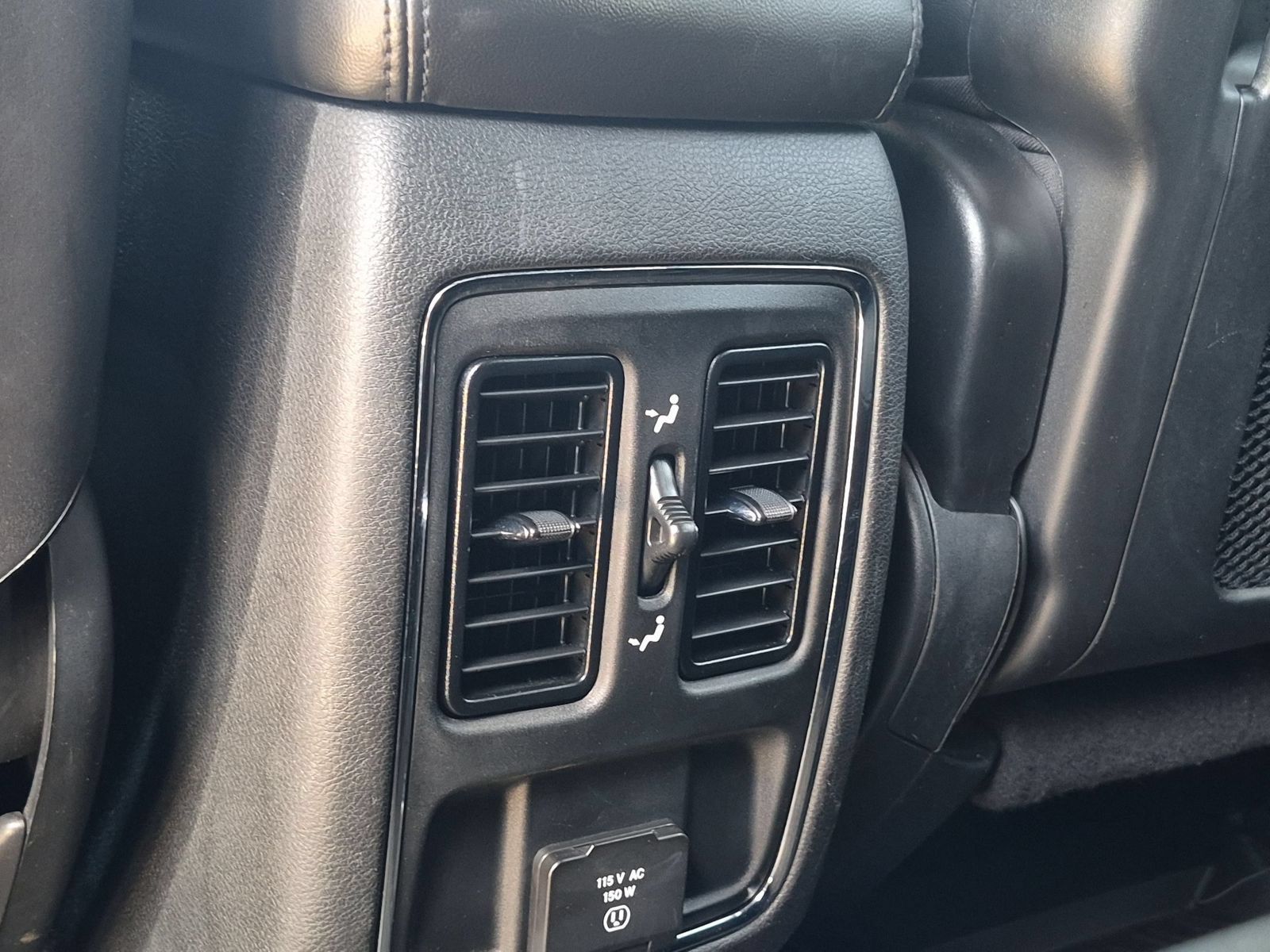 Used 2021 Jeep Grand Cherokee Laredo X AWD/4WD image 23