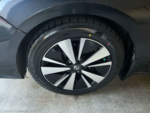 Used 2019 Nissan Altima 2.5 SV FWD image 10