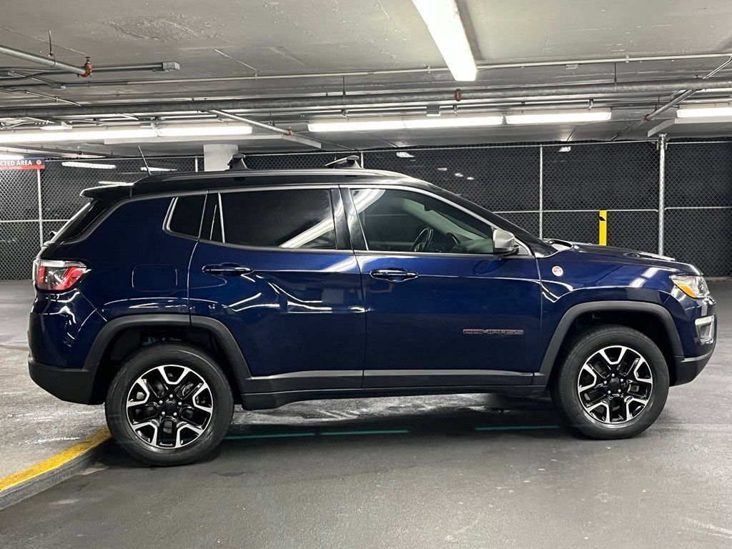 Used 2019 Jeep Compass Trailhawk w/ Leather Interior Group AWD/4WD image 37