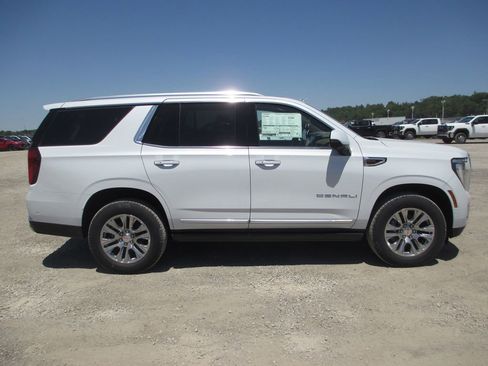 New 2026 GMC Yukon Denali w/ Sun & Power Step Package AWD/4WD image 3