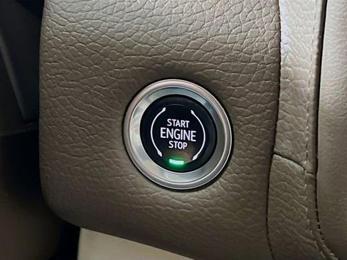 Used 2021 GMC Yukon Denali w/ Denali Premium Package AWD/4WD image 16