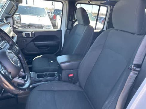 Used 2021 Jeep Gladiator Sport image 4