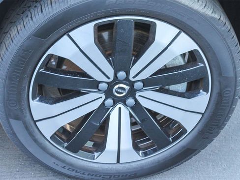 Used 2023 Volvo C40 P8 Recharge Plus w/ Protection Package Premier image 12