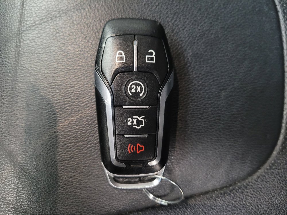 Used 2015 Ford Edge Titanium w/ Equipment Group 301A AWD/4WD image 32