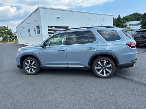 Used 2025 Honda Pilot Touring image 14