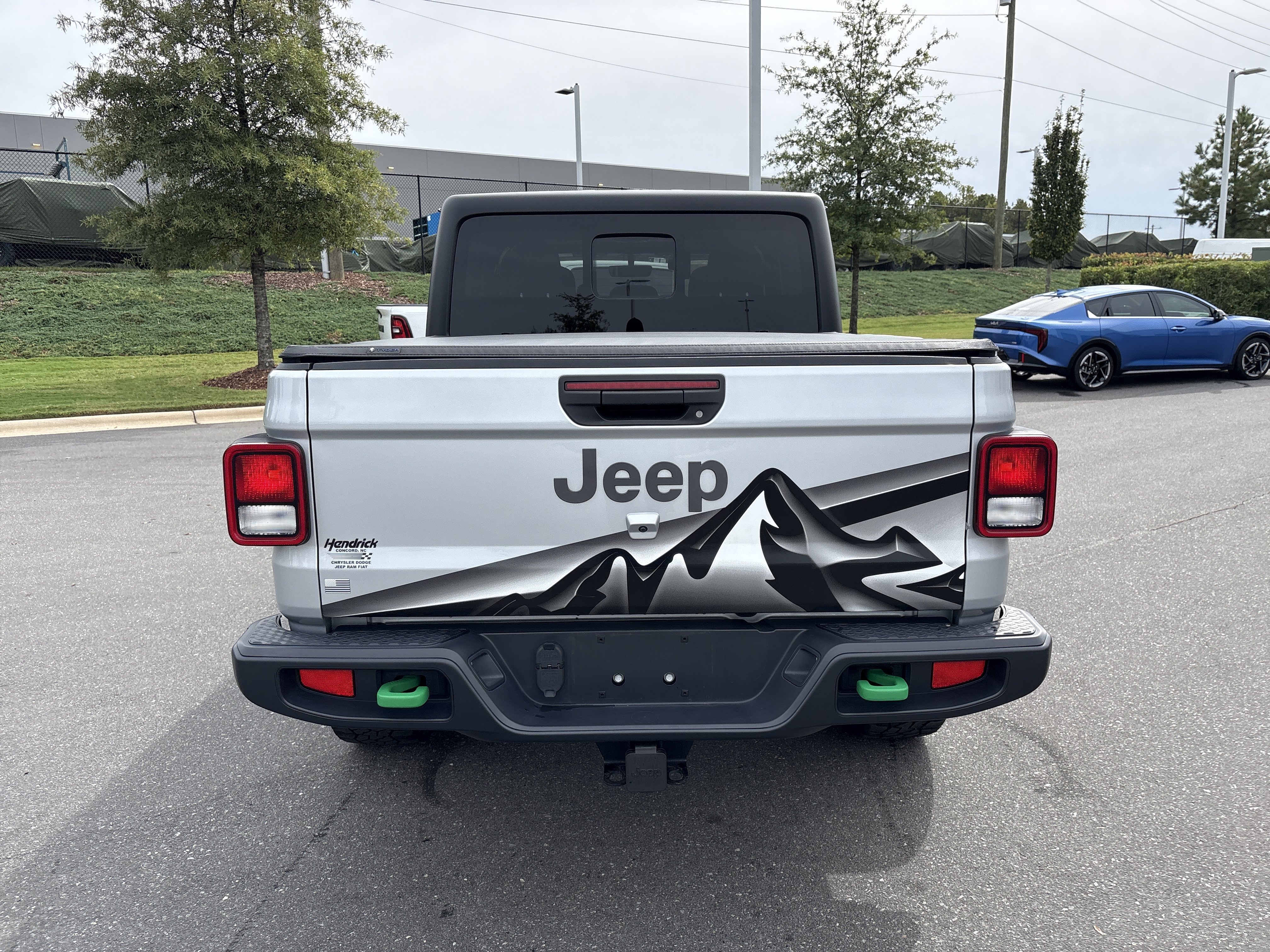 Used 2023 Jeep Gladiator Mojave w/ Cold Weather Group AWD/4WD image 8