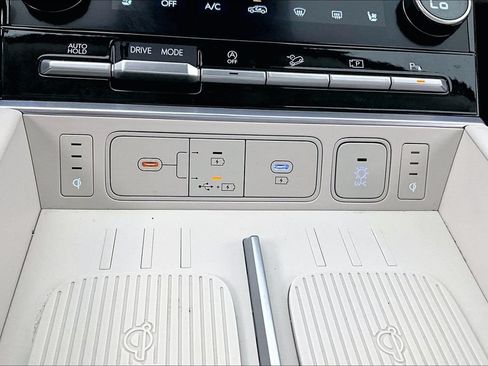 Used 2025 Hyundai Santa Fe Calligraphy FWD image 30