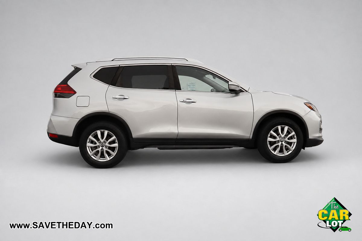 Used 2017 Nissan Rogue SV FWD image 9