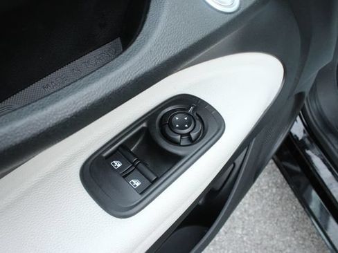 Used 2024 FIAT 500 e FWD image 11