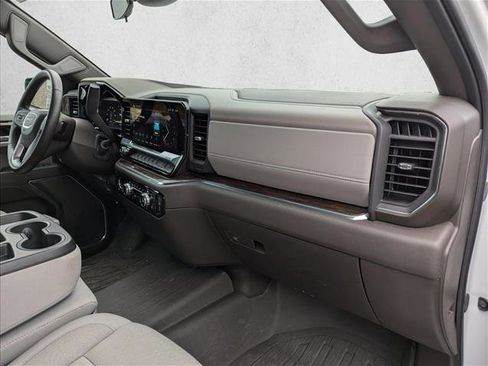 Used 2024 GMC Sierra 1500 SLE w/ X31 Off-Road Package image 27