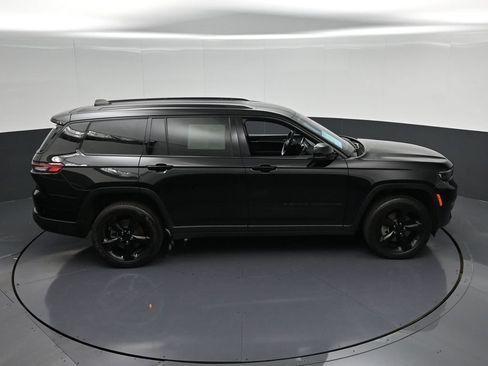 Used 2024 Jeep Grand Cherokee L Limited w/ Black Appearance Package RWD image 21