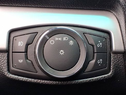 Used 2017 Ford Explorer XLT AWD/4WD image 38