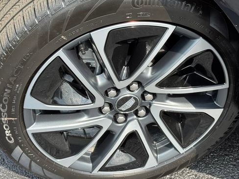 Certified 2025 Cadillac Optiq Sport 2 w/ LPO, Floor Liner Package AWD/4WD image 12