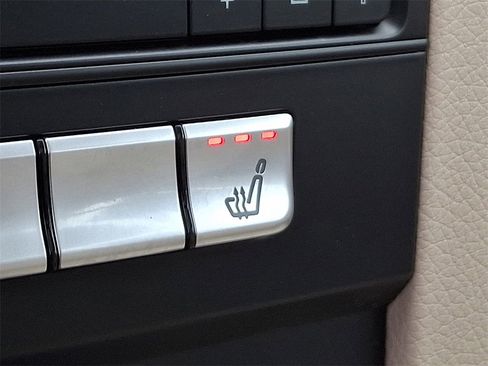 Used 2016 Mercedes-Benz E 400 4MATIC Coupe image 26