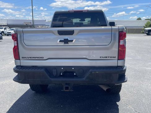 Used 2024 Chevrolet Silverado 2500 Custom w/ Custom Convenience Package AWD/4WD image 4