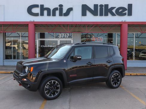Used 2023 Jeep Renegade Trailhawk AWD/4WD image 1