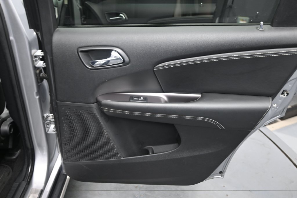 Used 2019 Dodge Journey Crossroad w/ Mopar All Weather Group FWD image 17