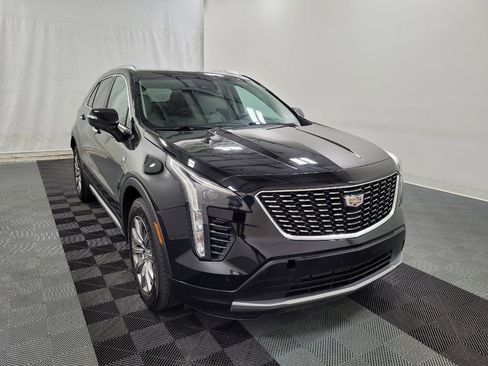 Used 2019 Cadillac XT4 Premium Luxury w/ Cold Weather Package AWD/4WD image 13