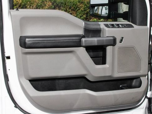 Used 2019 Ford F550 4x4 Crew Cab Super Duty image 16
