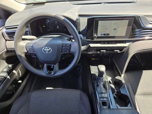 Used 2025 Toyota Camry LE FWD image 11
