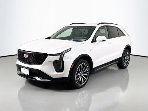 Used 2024 Cadillac XT4 Sport w/ Trailering Package AWD/4WD image 3